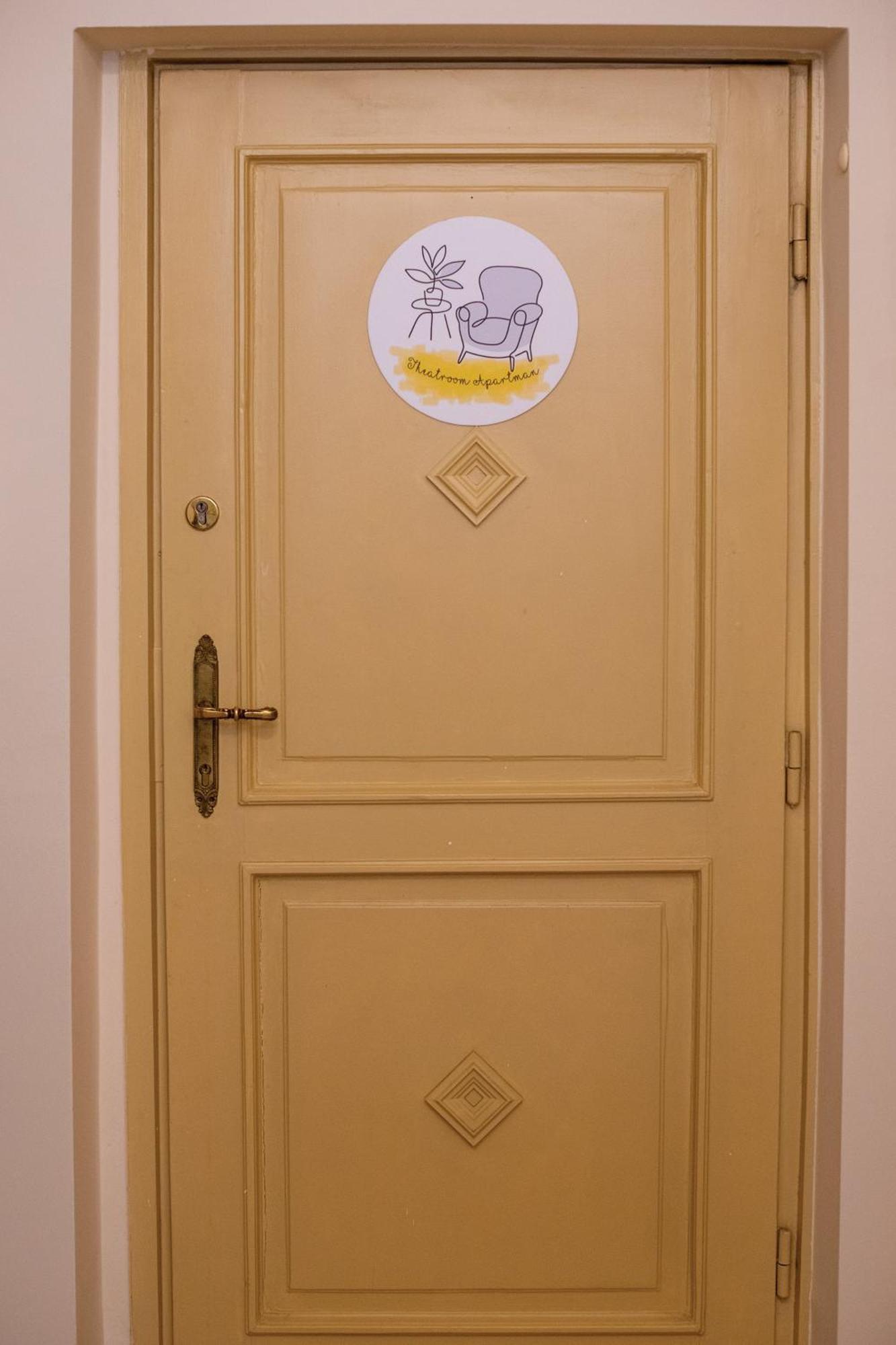 Theatroom Apartman Eger Bagian luar foto