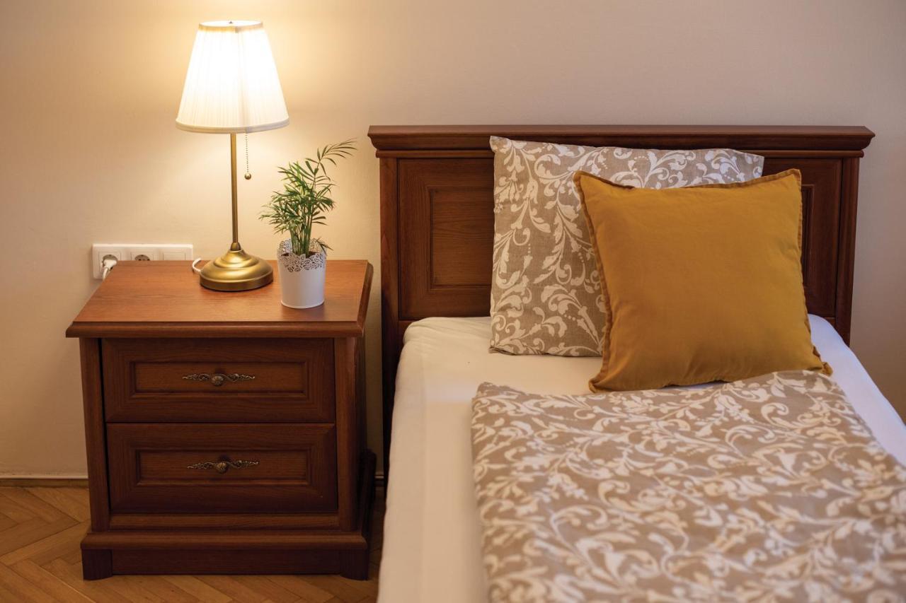 Theatroom Apartman Eger Bagian luar foto