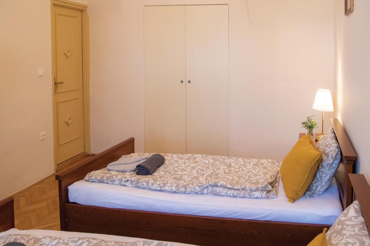 Theatroom Apartman Eger Bagian luar foto