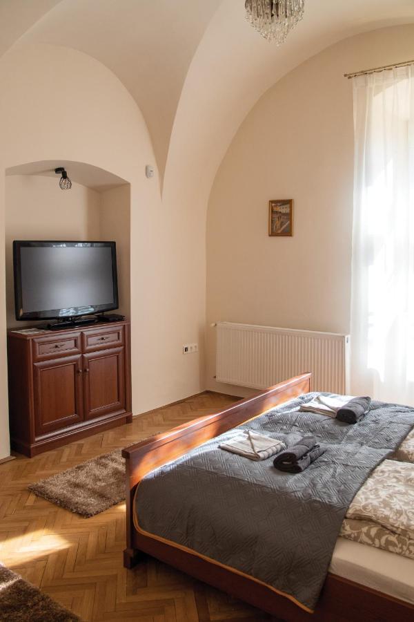 Theatroom Apartman Eger Bagian luar foto