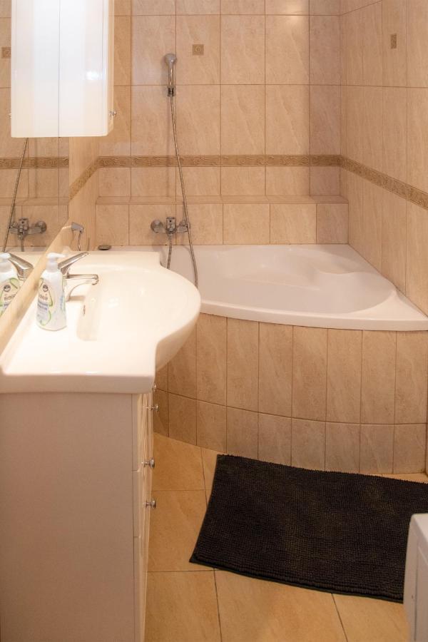 Theatroom Apartman Eger Bagian luar foto