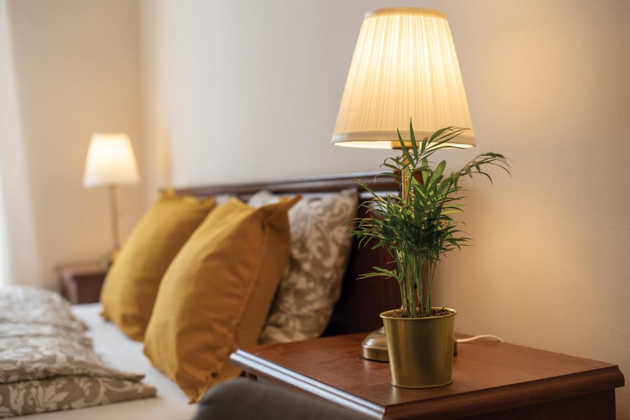Theatroom Apartman Eger Bagian luar foto