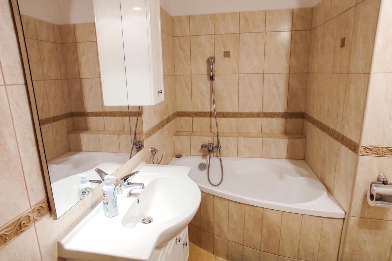 Theatroom Apartman Eger Bagian luar foto