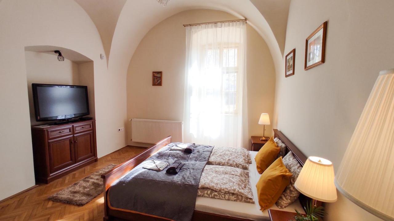 Theatroom Apartman Eger Bagian luar foto